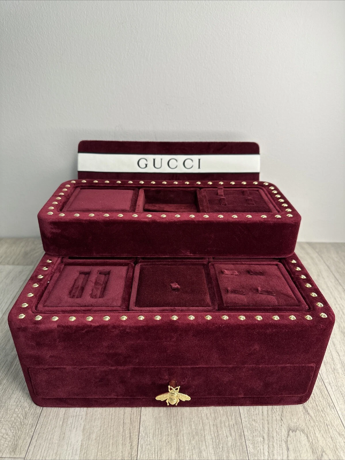 Coffret présentoir magasin Gucci boîte à bijoux boîte montre Gucci velours BELLE