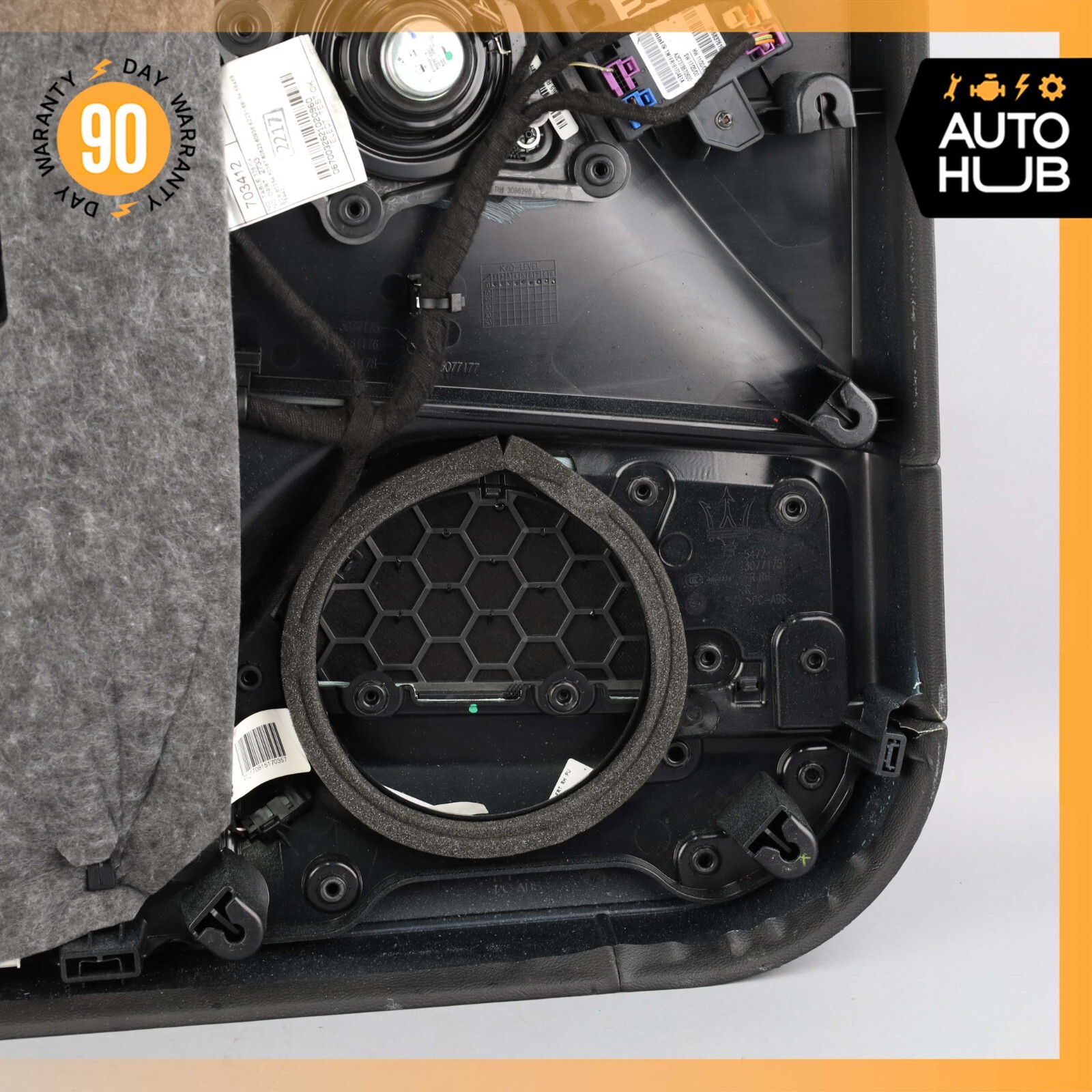 17-20 Maserati Levante M161 Interior Door Panel Front Right Side Black OEM 73k