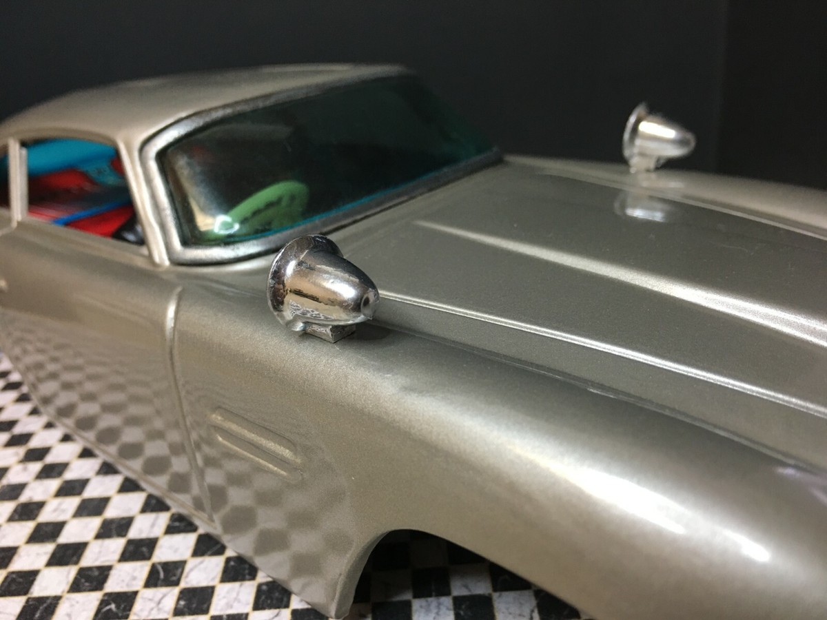 Gilbert toys Aston Martin DB5 James Bond 007 Mirror Set