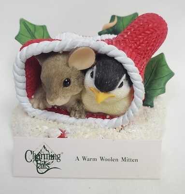 Charming Tails: A Warm Woolen Mitten - 98/234 - *Rare* Pristine Condition