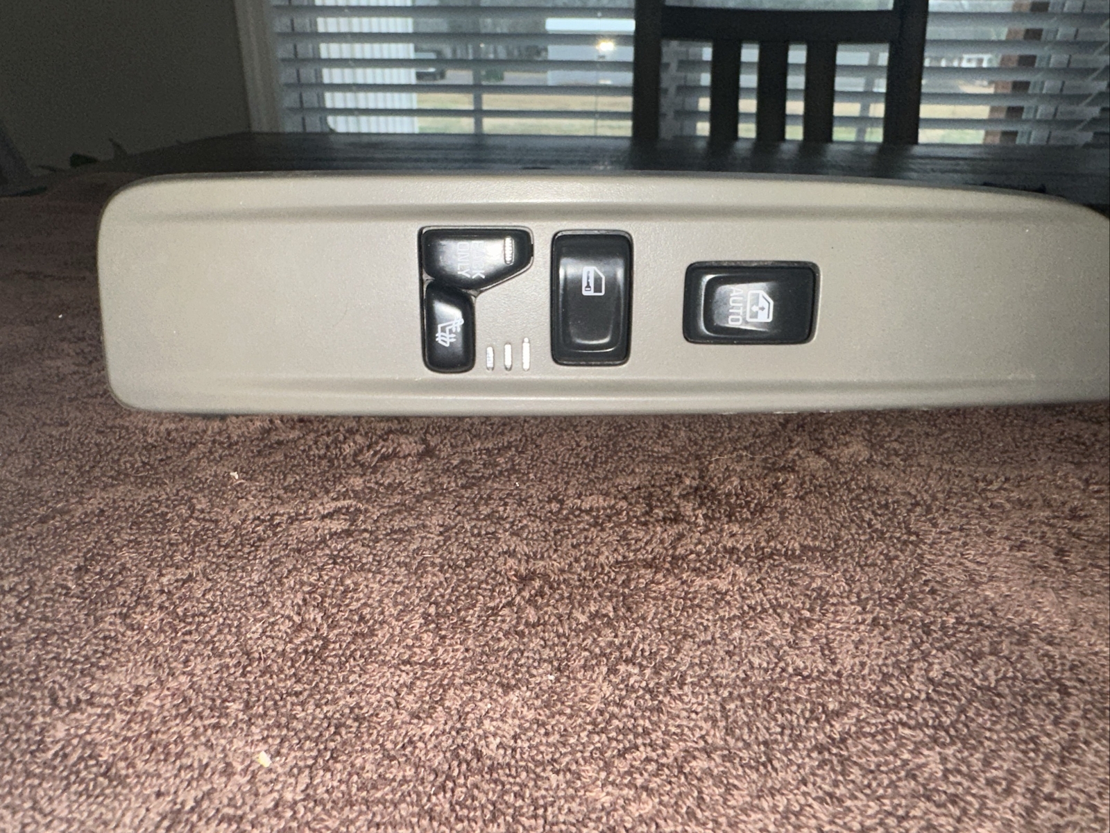 Gmc Envoy Power Window Lock Heated Seat Switch Passenger Right Side 02