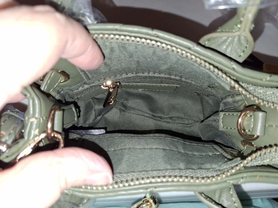 Bolso de Mano Badgley Mischka Mini Acolchado Diamante Con Bloqueo Frontal Piedra Nuevo con Etiquetas Foto 4 de 4