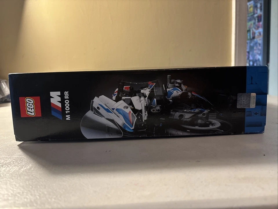 LEGO TECHNIC: BMW M 1000 RR (42130) New Factory Sealed - Image 4 of 4