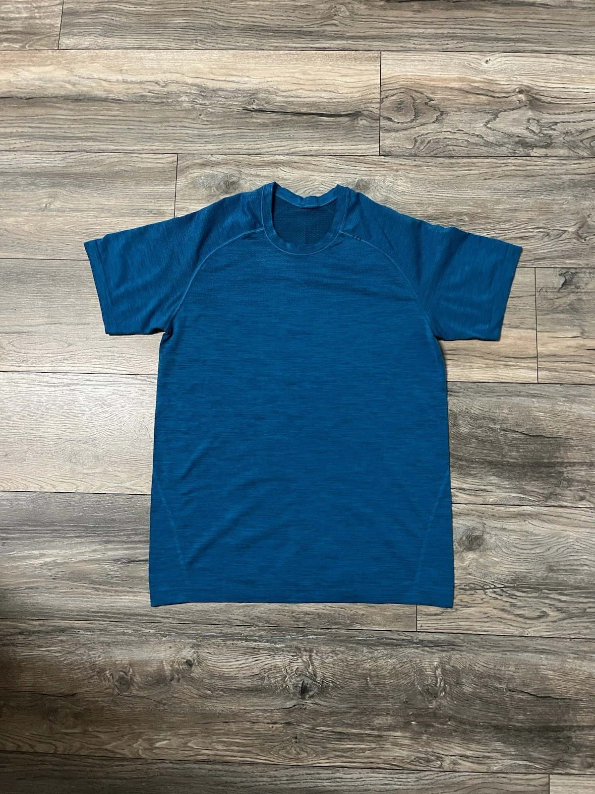 Lululemon Metal Vent Tech Shirt Mens Small Blue Performance Gym Workout Summer