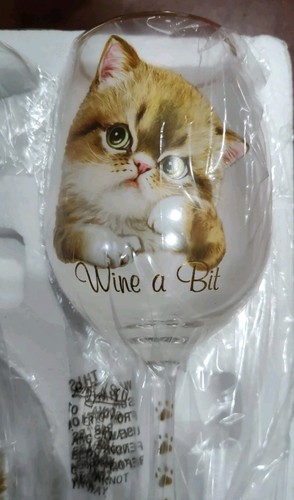 Bradford Exchange 2 Sassy Cat Wine Glass Cheers & Wine A Bit - Picture 2 of 4