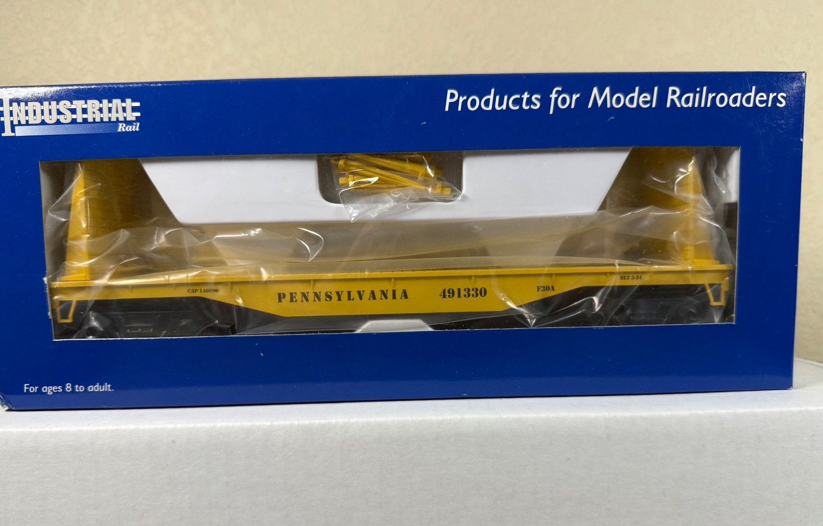 NIB! - Industrial Rail (IDM 7501) Flatcar w/Bulkheads & Stakes Pennsylvania RR