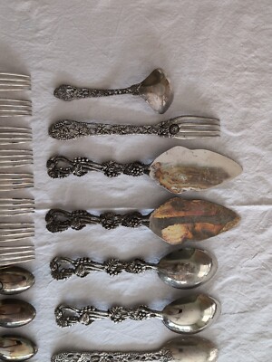 Godinger Silver Plate Silverware Set (Set for 8) Plus 5 Piece