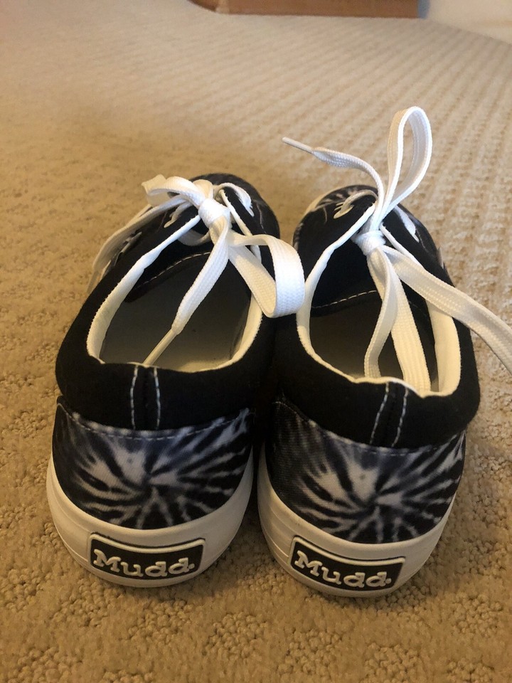 Mudd women Canvas casual sneakers thick sole navy tie dye EUC size 8.5