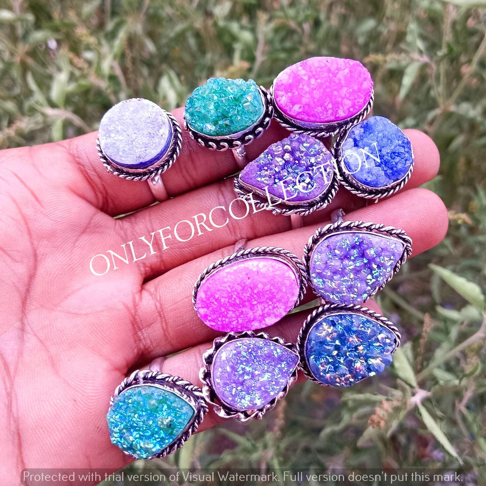Precioso lote de 10 anillos de diseño enchapados en plata de ley 925 con piedras preciosas druzy de titanio Foto 2 de 4