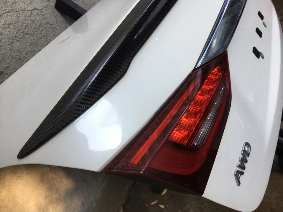 2017-2024 Infiniti Q50 S задняя крышка багажника в сборе белая от оригинального производителя с фарами, карбон - Изображение 3 из 4