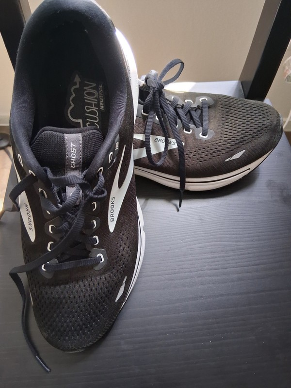 Brooks Ghost 15 Women's Black Running Shoe Size 11