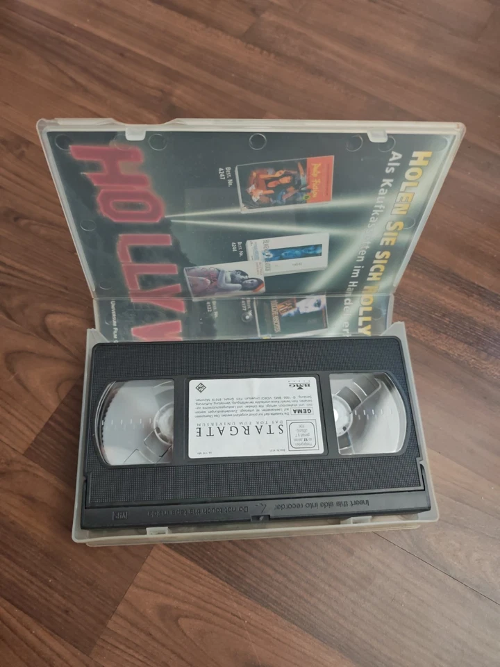 Stargate Das Tor zum Universum Kurt Russell  VHS zustand gut - Bild 2 von 3