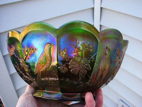 VERY NICE LARGE GREEN NORTHWOOD SINGING BIRDS CARNIVAL GLASS BOWL
