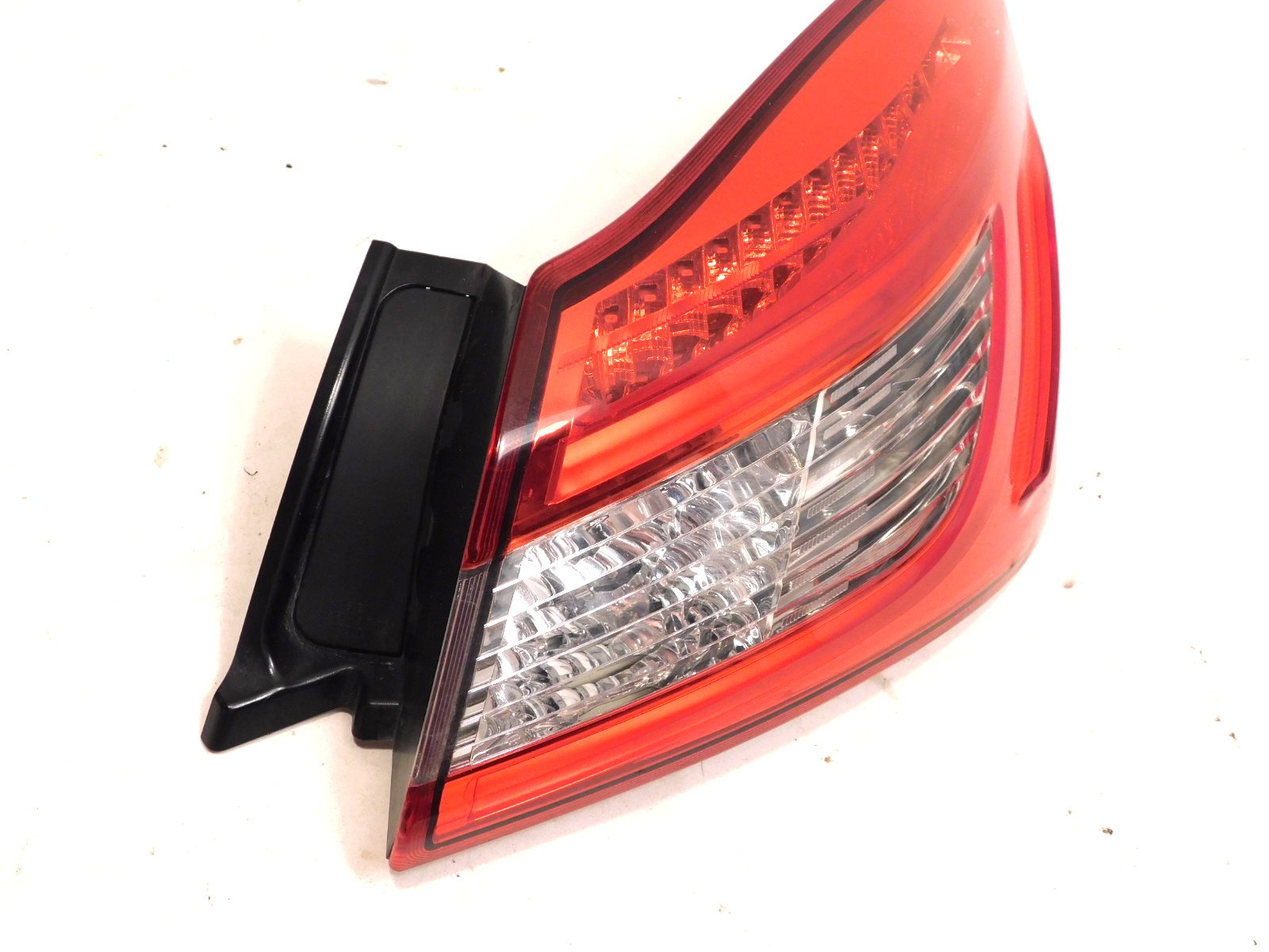 Maserati Ghibli 2014-2019 Rear Right Outer Tail light
