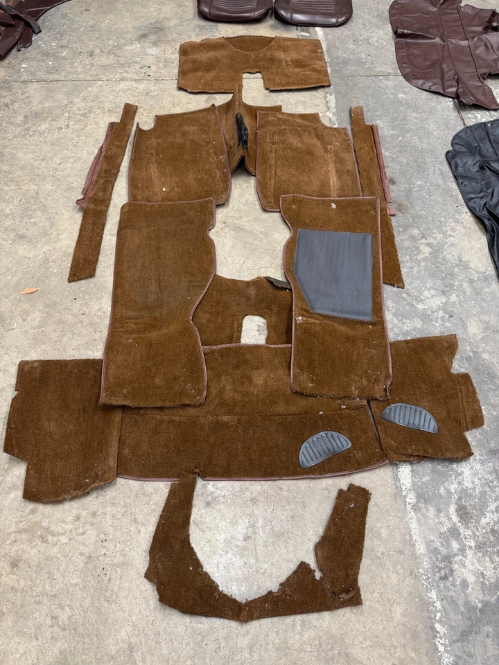 Kit interior completo Triumph TR6 usado con cubiertas Tonneau y capó Foto 2 de 4