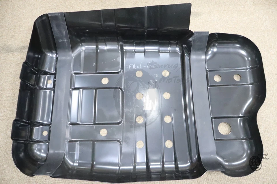 TOYOTA Genuine Land Cruiser LC100 Fuel Tank Protector Shield Cover 77606-60120 - Изображение 3 из 4