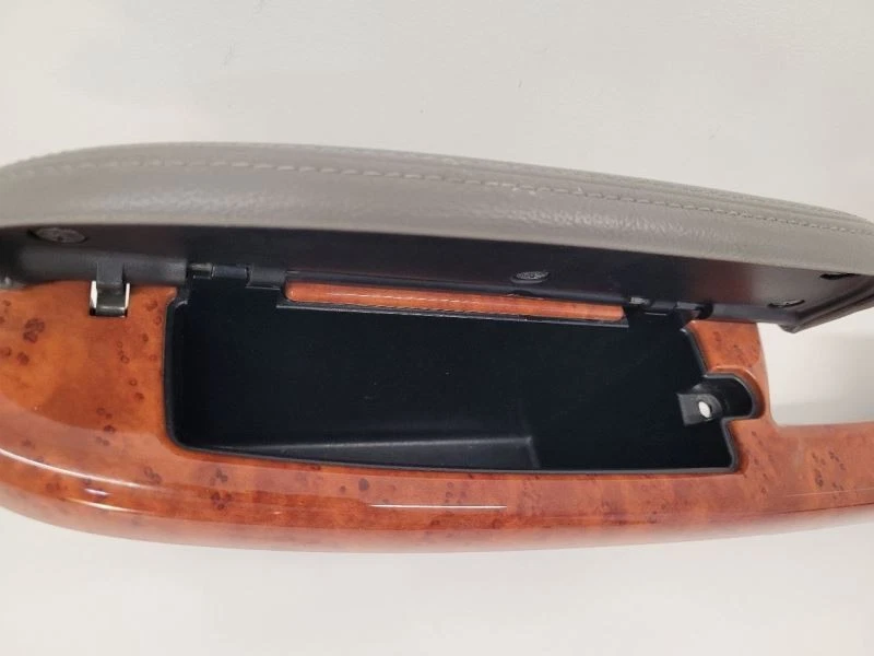 04-10 TOYOTA SIENNA IZQUIERDA LH REPOSABRAZOS TAPA GRIS 74240AE042E0   Foto 4 de 4