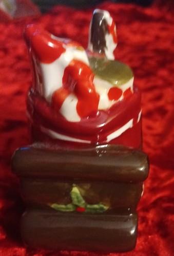 VTG. Santa Sleigh Christmas W/Presents SALT & Pepper Shakers - Unbranded *NICE* - Picture 8 of 9