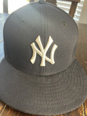 Cool Gray Yankee Hat New York Yankees Hat Fitted 1/8 Blue New Era