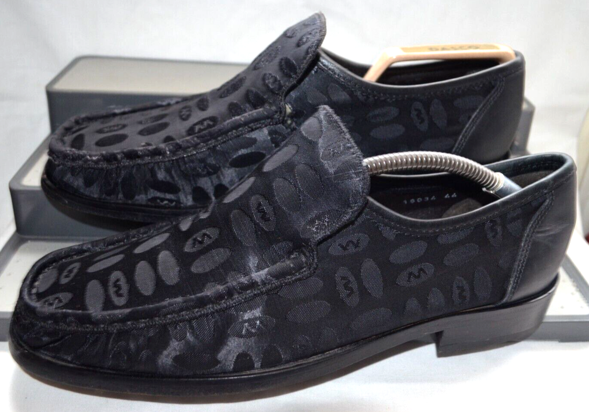 Patrick Cox Wannabe Iconic 90's Vintage Black Monogram Patrick Cox Wannabe Iconic 90's Vintage Black Monogram