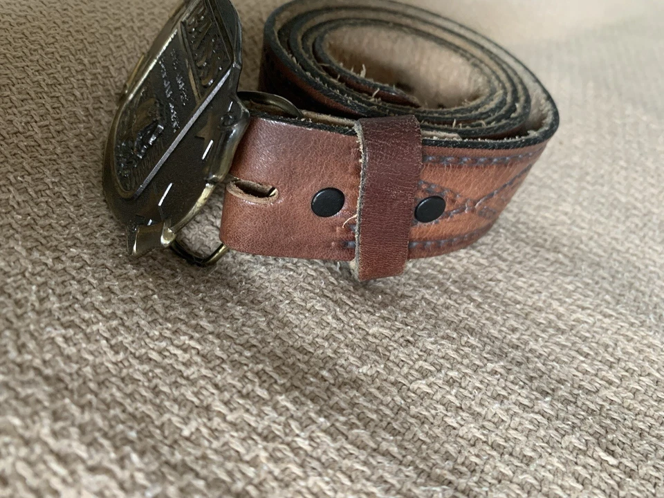 Cinturón de cuero marrón vintage con hebilla de metal Bass Anglers talla 33 Foto 2 de 4