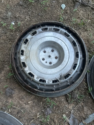 1980s Buick Regal Wire type 1 Hubcap with center wheel Lot Of 4 - Picture 16 of 17