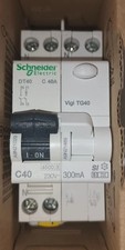 disjoncteur différentiel DT40 2P 40A type Asi 300mA schneider A9N21489..A9N21029