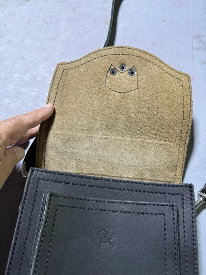 Cartera de cuero Saddleback negra Foto 4 de 4