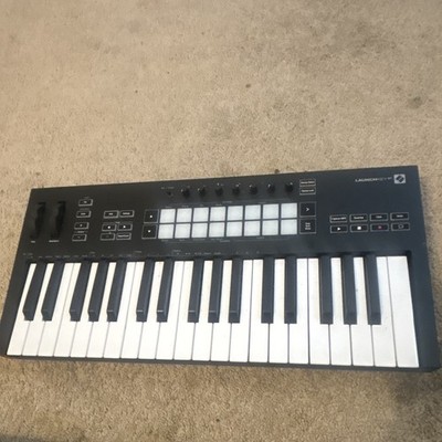 Novation Launchkey 37 MIDI Keyboard Controller, 37 Synth Keys, Pads, Faders