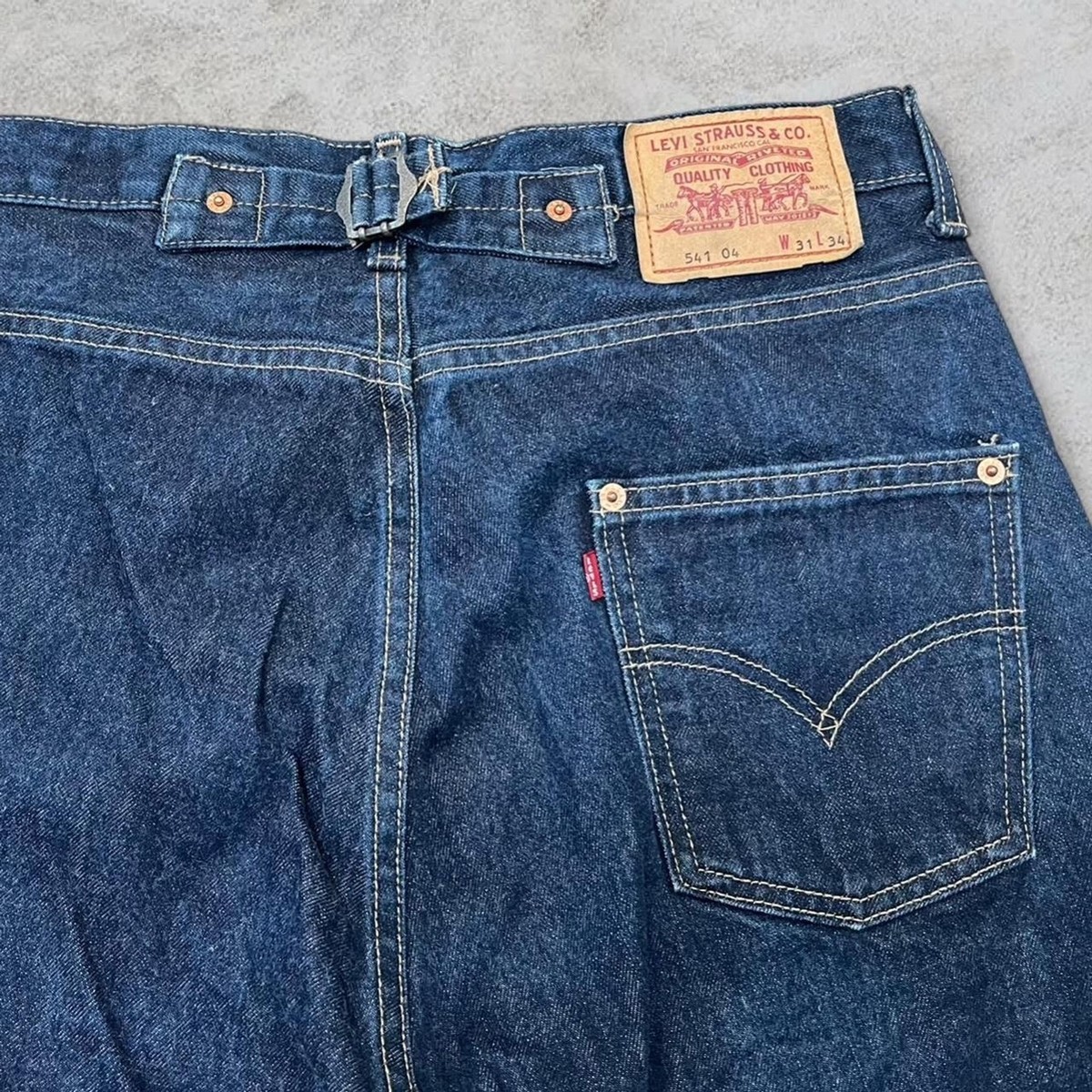 Vintage 2000s Levi's engineered 541 Back buckle Cinch Jeans 31 x