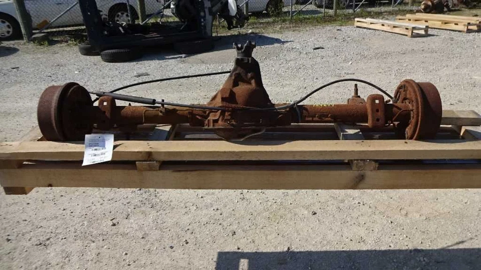 Rear Axle Assembly Chrysler 8-1/4 3.55 Ratio Fits 1991-2001 Jeep Cherokee 566543 - Image 2 of 4