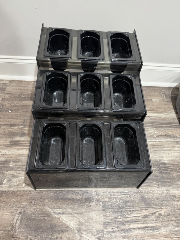 Nine-compartment countertop condiment organizer