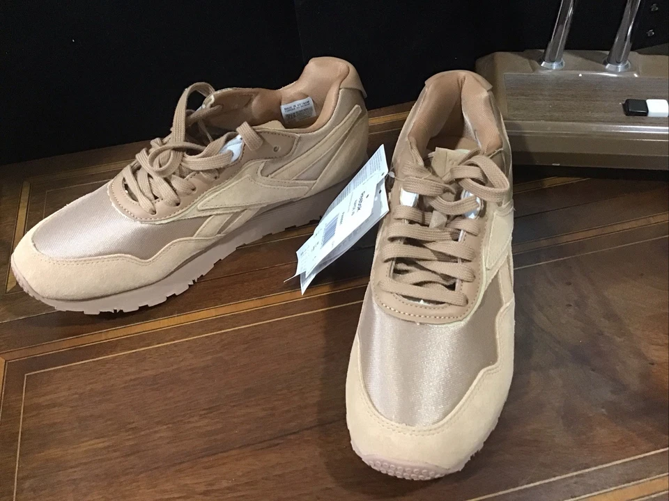 NOVO VICTORIA BECKHAM X Reebok Rapide VB Bege Dourado Sapatos Esportivos Tamanho 7.5-8 - Imagem 2 de 4
