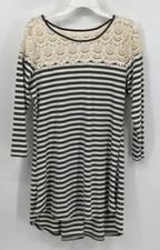 Umgee Dress Preowned Womens Long Top Gray Stripe/Cream Lace Accents Medium