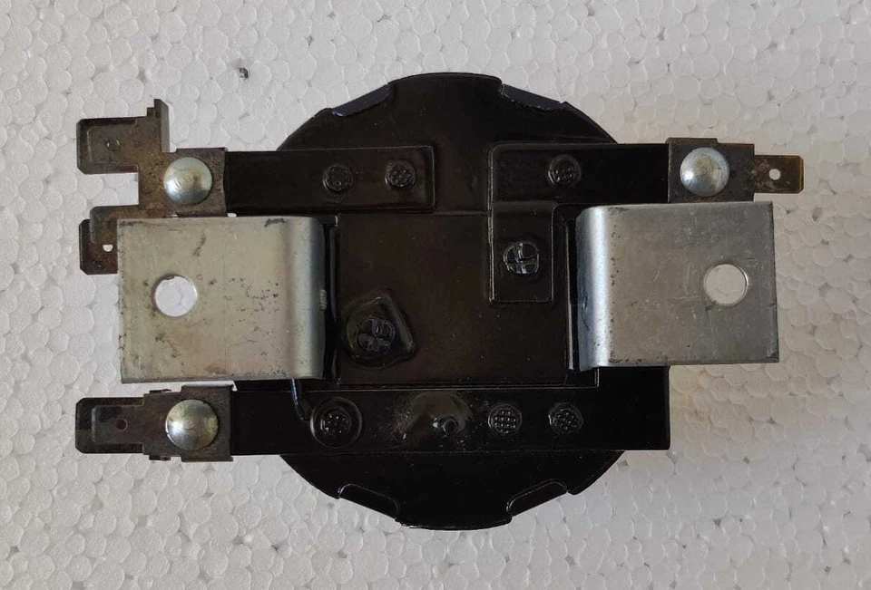 REGOLATORE TENSIONE ALFA ROMEO GIULIETTA 750/101 MARELLI 63414902 IR49B/250/12 Foto 4 de 4