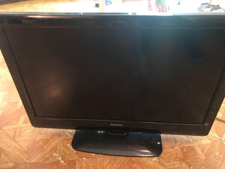 Black 40in Philips TV 720HD | eBay