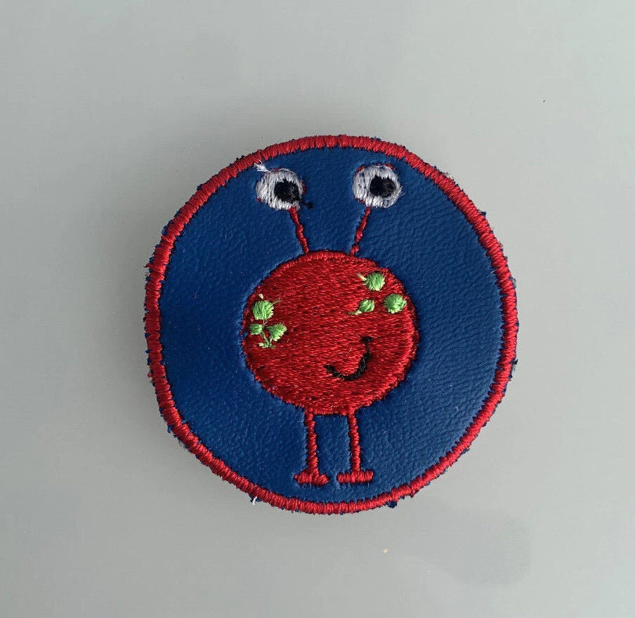 ALIEN IRON ON MOTIF / APPLIQUE / PATCH / BADGE - OUTER SPACE - Image 1 of 1