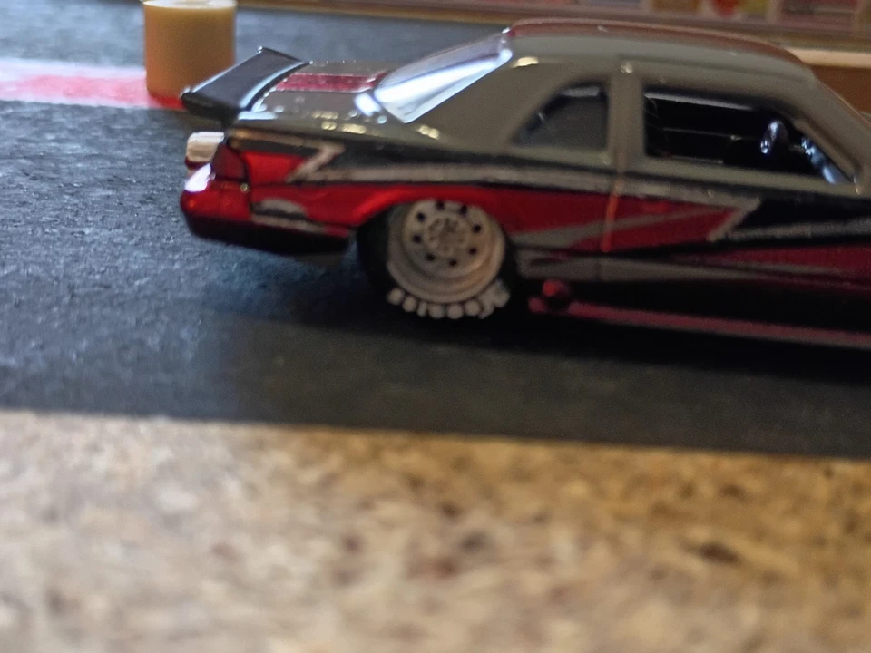 Hot Wheels 1988 Ford Thunderbird Pro Stock, Custom, RRiders, Twin Turbo Engine - Image 4 of 4