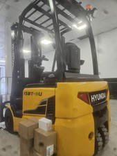 Hyundai 1.5 ton Electric Counterbalance Forklift /Triple Mast/Container Specs
