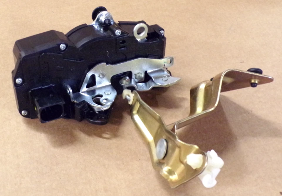 Chevy Equinox 2006 2005 escotilla puerta levadiza pestillo (Vue Torrent) Foto 3 de 3