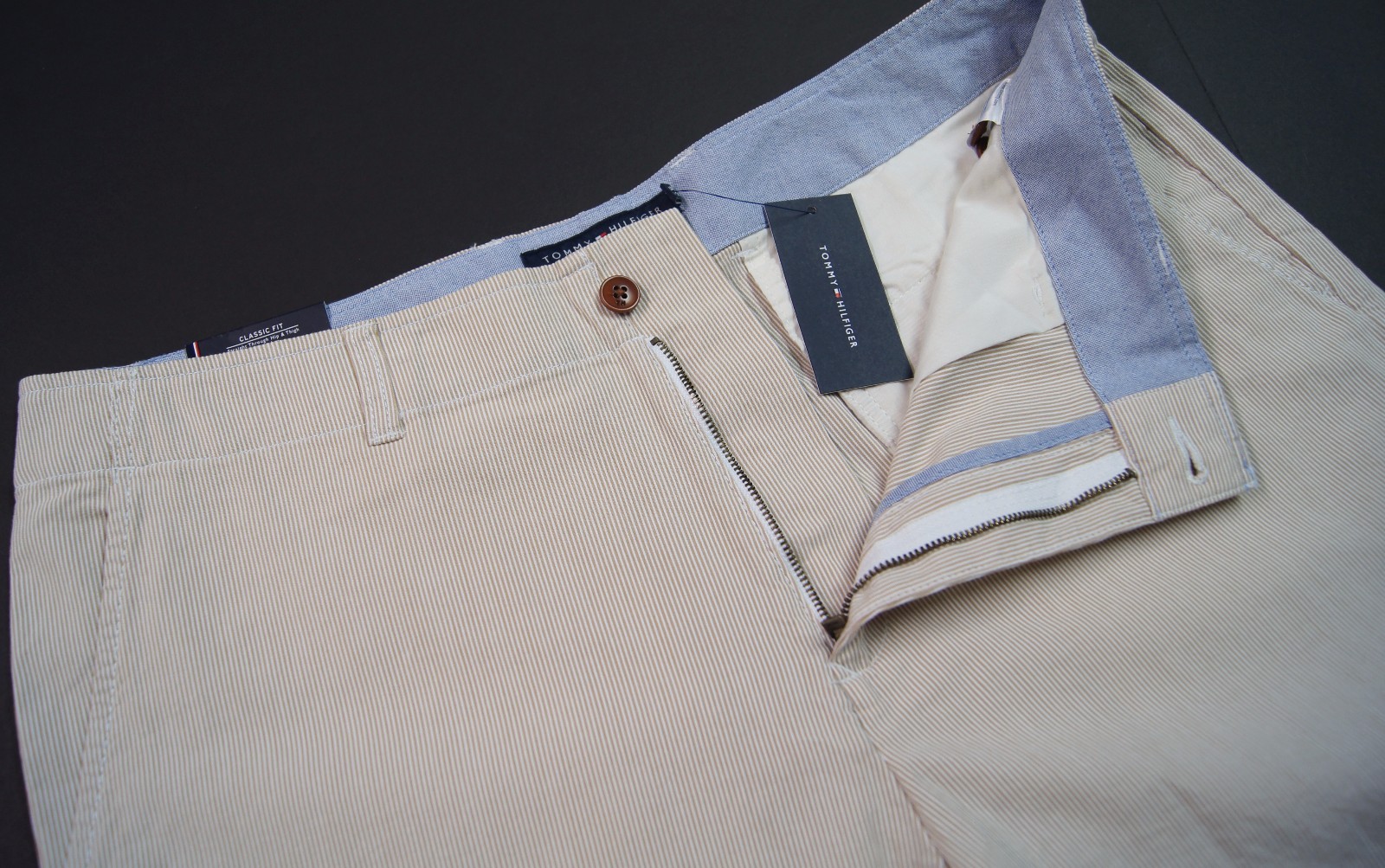 TOMMY HILFIGER Men Classic Fit Lightweight Pincord Stripe Casual Shorts