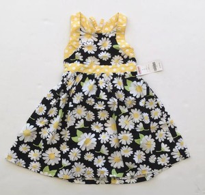 black and white daisy dress