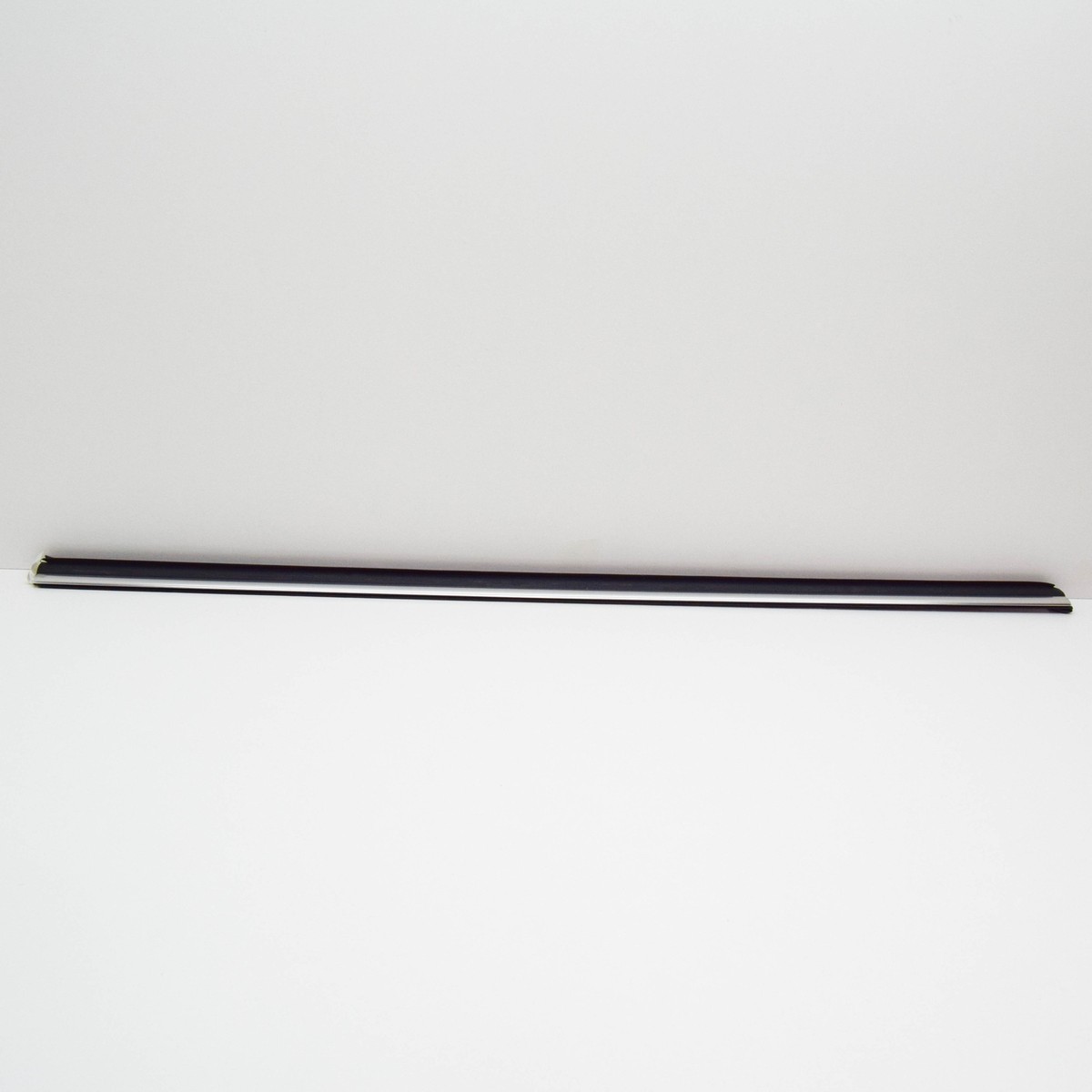 New BMW E46 Coupe Weatherstrip Quarter Window 8227686 51368227686