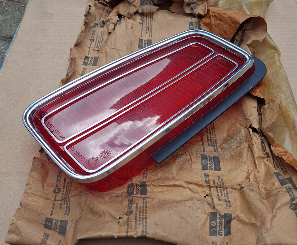 1974 1975 1976 Chrysler Newport NOS MoPar Left Driver Side TAIL LAMP LENS - Image 3 of 4