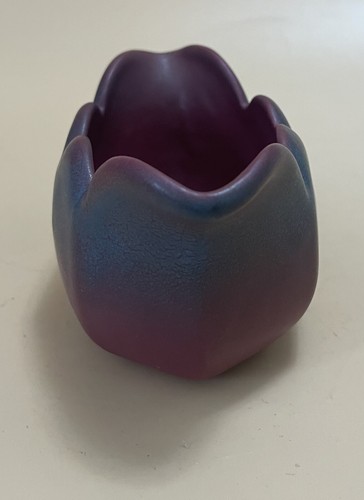 Van Briggle Mulberry Vase - Picture 4 of 15