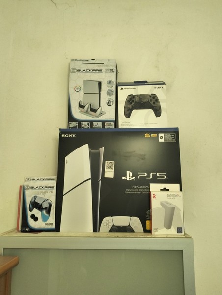 Sony PS5 Slim Edición Digital 1TB Consola - Blanco