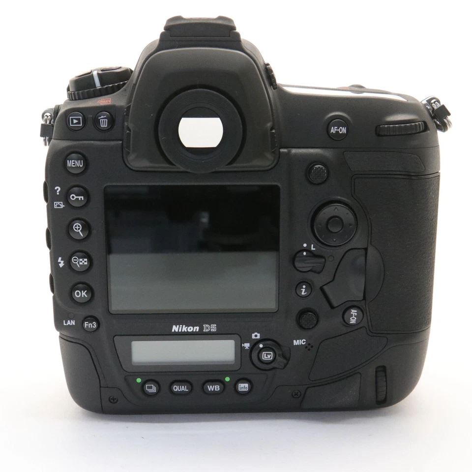 Nikon D5 Digital Camera body 20.8MP DSLR (Dual XQD Slots) SHUTTER COUNT : 10,121 - Image 3 of 4