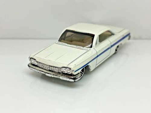 HOT WHEELS 1963 CHEVY IMPALA WHITE COUPE BLUE STRIPE 2003 80