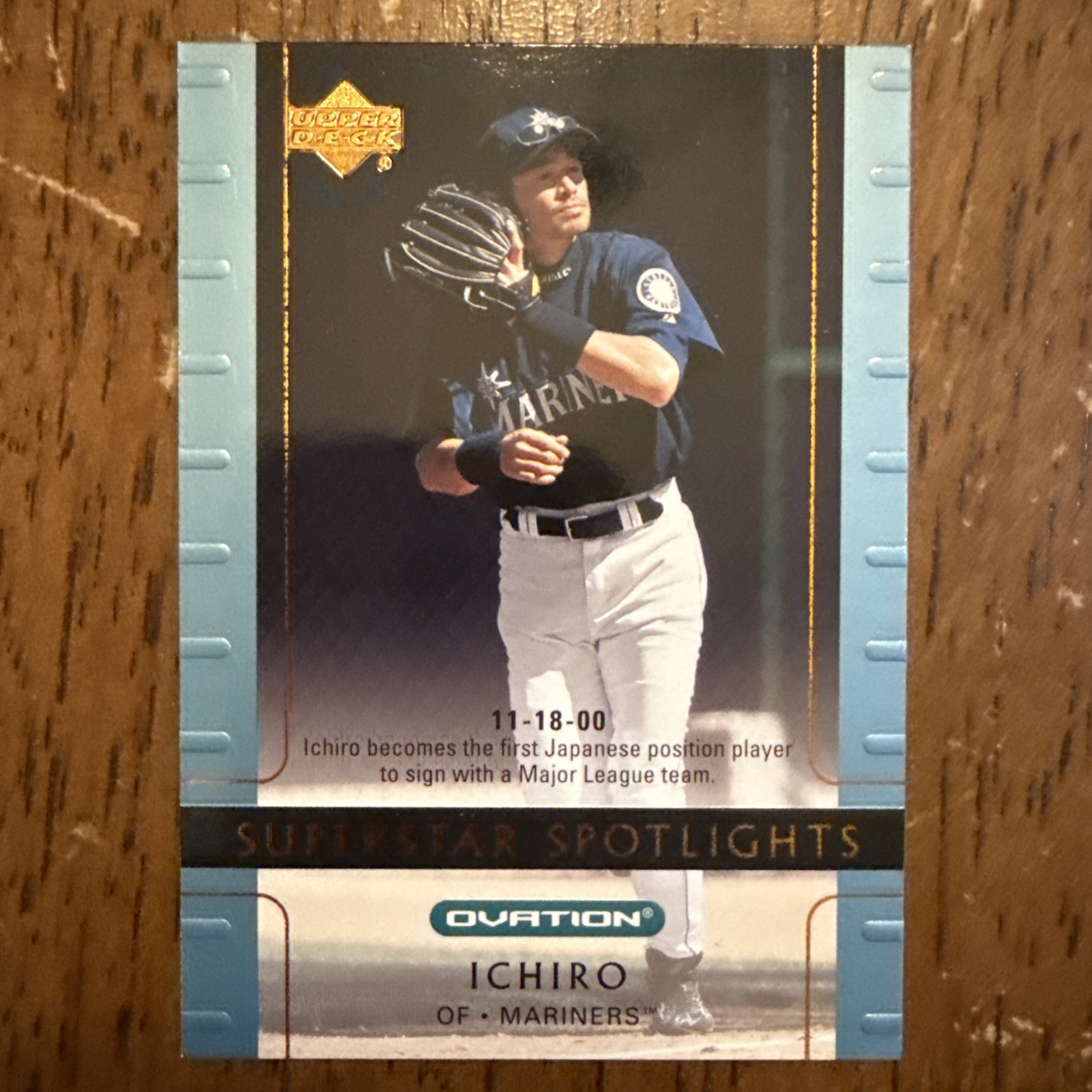 2002 Upper Deck Ovation - Superstar Spotlights Ichiro Suzuki #90