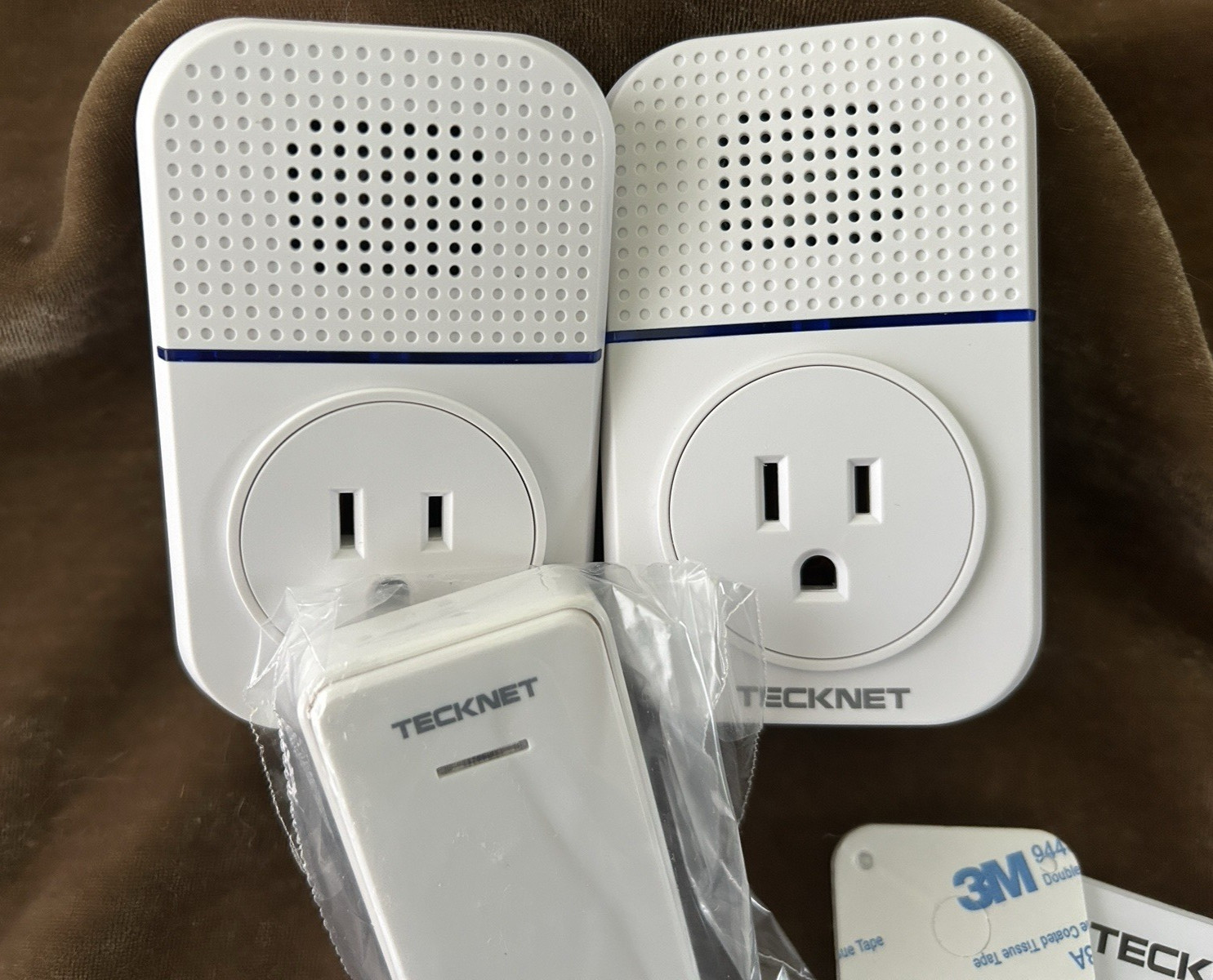 TECKNET Wireless Doorbell ~ One Transmitter & Two Plug in Receivers ~ New In Box